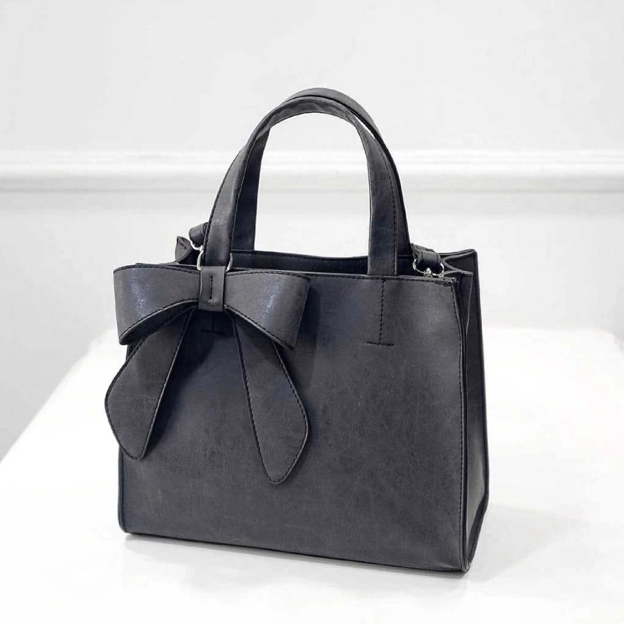 "Sac Bandoulière Women's Suede Leather Handbag with Elegant Bow Tie Detail"